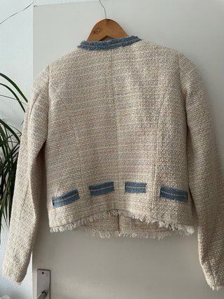 Chaqueta tweed beige y azul