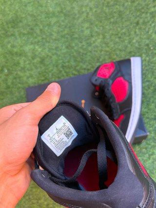 Zapatillas Jordan Access Negras y Rojas