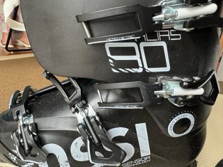 Equipo completo esquí: skis, botas y fijaciones