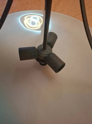 Lámpara de hierro y cristal