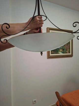 Lámpara de hierro y cristal