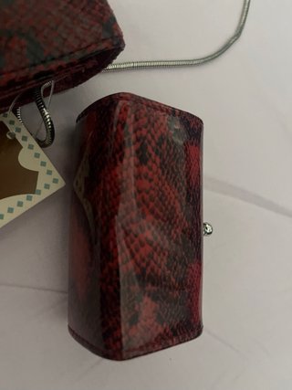 Bolso de mano piel serpiente rojo