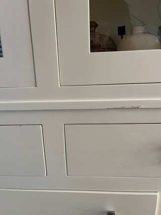 Alacena blanca puertas cristal