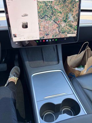 Tesla Model Y 2025 Gran Autonomia