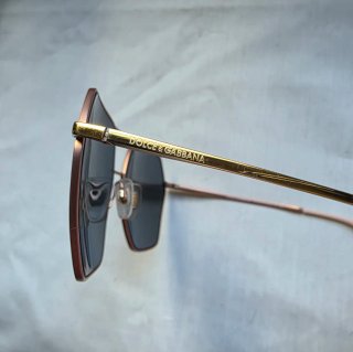 Gafas de sol aviador doradas y cristales espejo