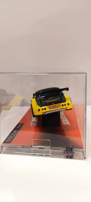 Scalextric Morgan Aero 8 Dewalt