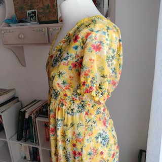 Vestido midi floral UCB amarillo