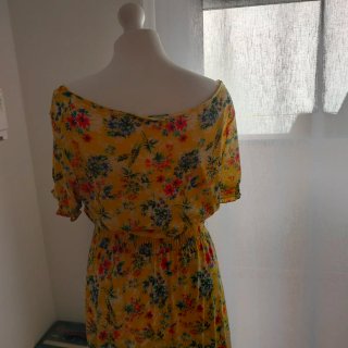Vestido midi floral UCB amarillo