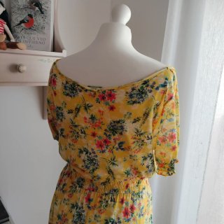 Vestido midi floral UCB amarillo