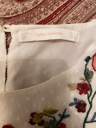 Blusa Zara bordada plumetti L