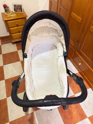 Carrito de bebé azul marino