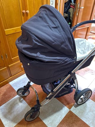 Carrito de bebé azul marino