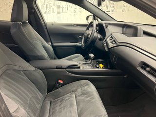 Lexus UX250H BUSINESS 2021 REF 6476