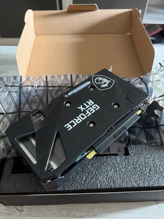 MSI GeForce RTX 3050 Ventus 2X - Como nueva