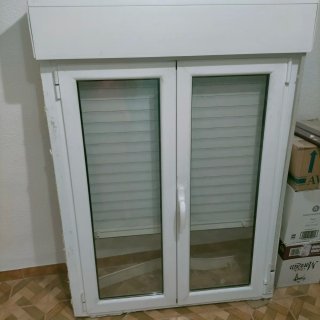 Ventana blanca doble cristal. Buen estado