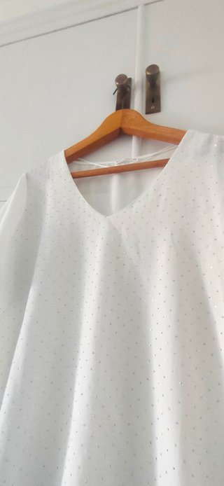 Blusa Encuentro blanca con brillantitos