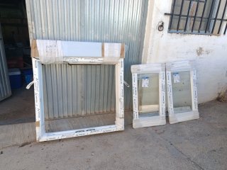 Ventana PVC Blanca Cortizo Mosquitera enrollable