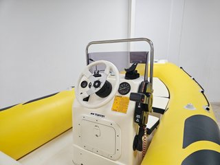 Barco semirrígido Mariner 480 CVR