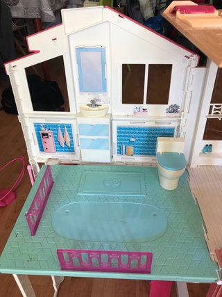 Casa Barbie con ascensor