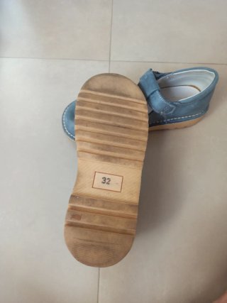 Sandalias Pataletas niño azul.  Talla 32.