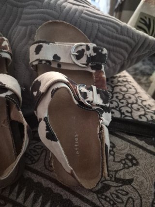 Sandalias de verano con estampado de vaca