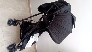 Silla de paseo negra plegable