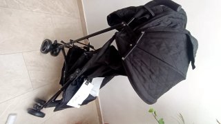 Silla de paseo negra plegable