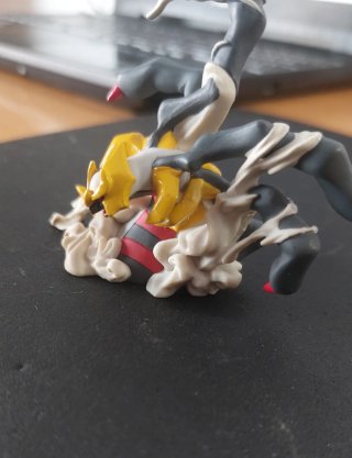 Figura Giratina Pokémon Platino