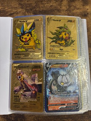 Cartas Pokémon (las doradas no son de metal)