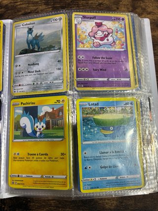 Cartas Pokémon (las doradas no son de metal)
