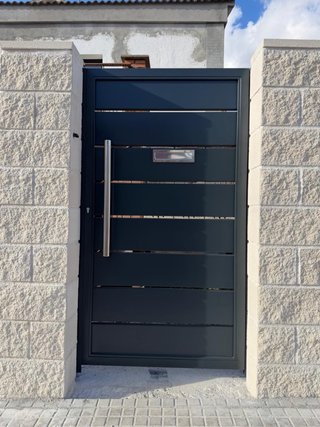 Puertas exteriores modernas