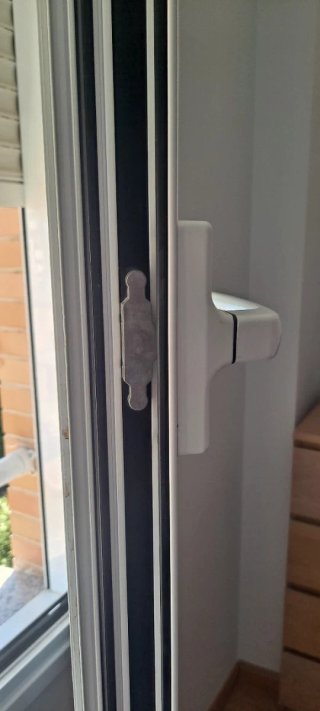 Ventana aluminio blanca