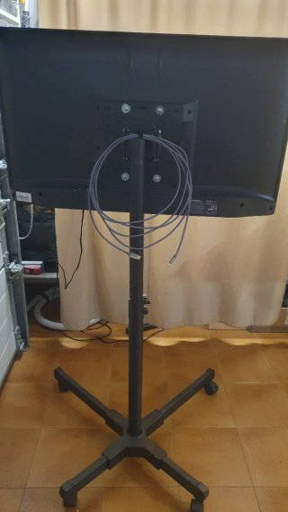 TV LED 40" con soporte para TV o monitor