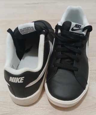 Zapatillas Nike VQ2 Talla 40