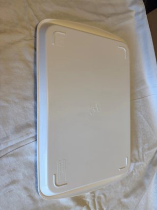 2 Vassoi in plastica dura decorati