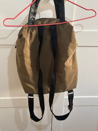 Mochila Primark verde militar y negra