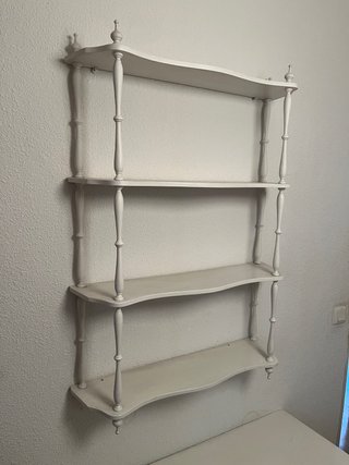 Conjunto cabecero, cómoda y estantería de madera