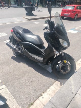 Yamaha XMAX 250 Scooter Negro