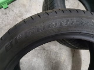 Pareja 235/45/18 neumáticos