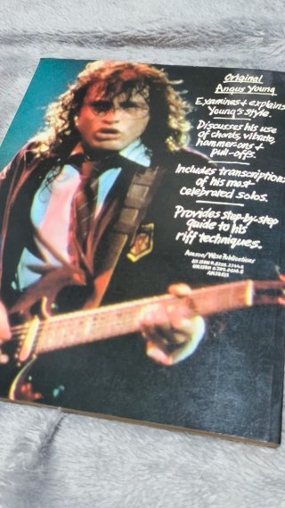 Libro Original Angus Young Técnica Guitarra