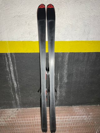 Esquís Salomon con fijaciones