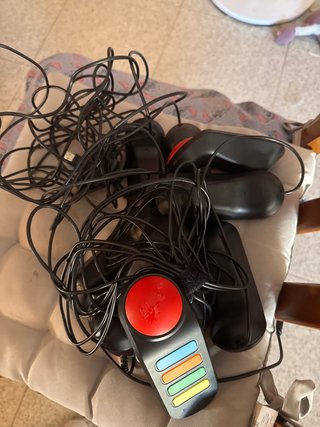 Buzz! Buzzers y Mando