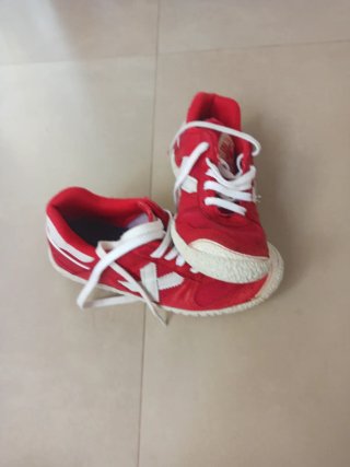Deportivas Munich Rojas Talla 35