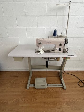 Máquina de coser Refrey industrial