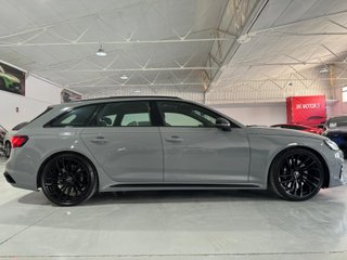 Audi RS4 Avant 2021