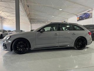 Audi RS4 Avant 2021