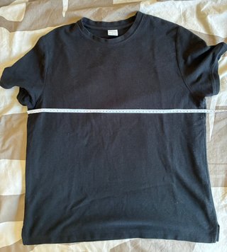 Conjunto Bershka Negro Camiseta y Pantalón Corto