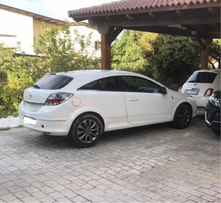 Opel Astra 2010 gtc 111 years