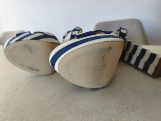 Sandalias de tacón a rayas Talla 38