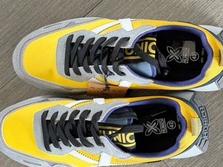 Zapatillas Munich Amarillas y Grises